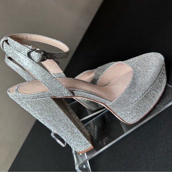NWOT Born on Fifth Liv Metallic Glitter Closed Toe Platform Pumps - Picture 3 of 5